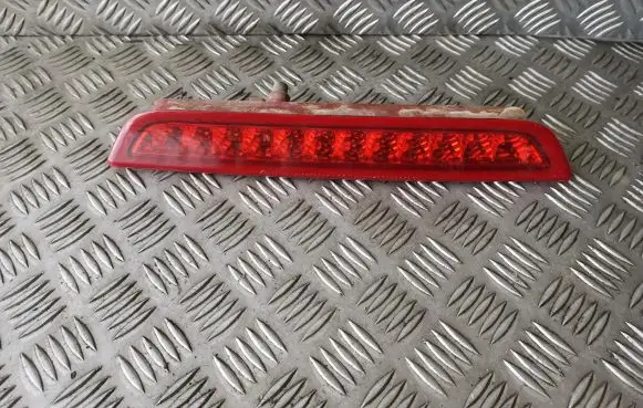 KIA Carnival Third/center stoplight 927004D000