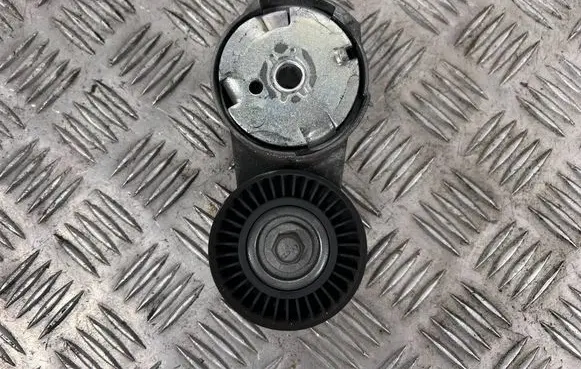 Maserati Ghibli Generator/alternator belt tensioner 
