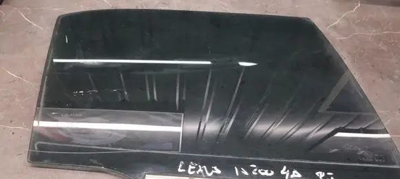 Lexus IS 200-300 Rear side window