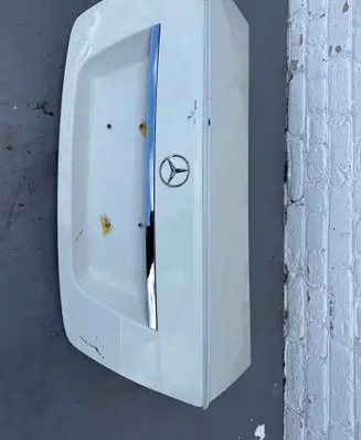 Mercedes-Benz C W204 Tailgate/trunk/boot lid