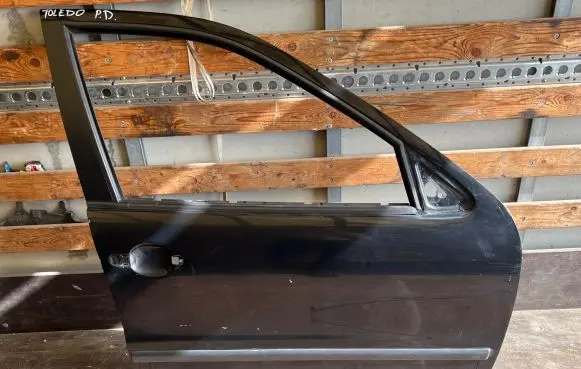 Seat Toledo II (1M) Front door