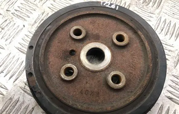 Volvo XC70 Crankshaft pulley 30677464