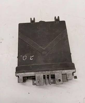 Volkswagen PASSAT B3 Engine control unit/module 037906022DG