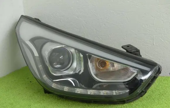 Hyundai ix35 Headlight/headlamp 92102-25XXX