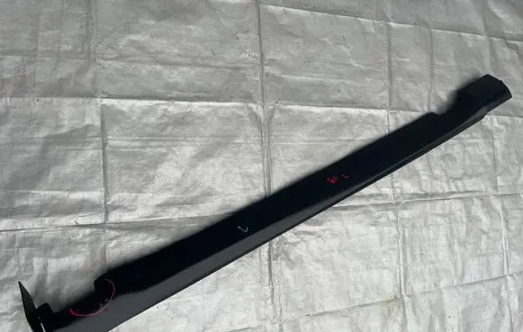 Jeep Cherokee Foot area side trim JEEP CHEROKEE KL LISTWA PROGOWA LEWA