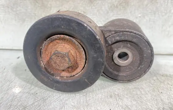 Chrysler Voyager Alternator belt tensioner 04861630ab
