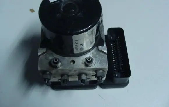Porsche Cayenne (9PA) ABS Pump 4L0614517J