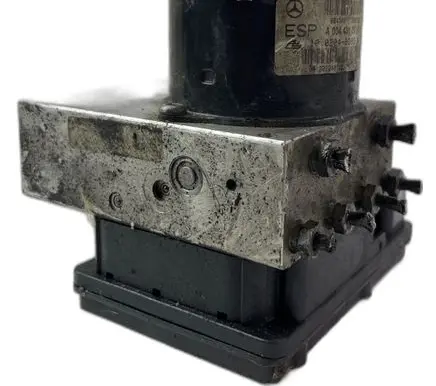 Mercedes-Benz C W203 Master brake cylinder A0044312912 A0325459132