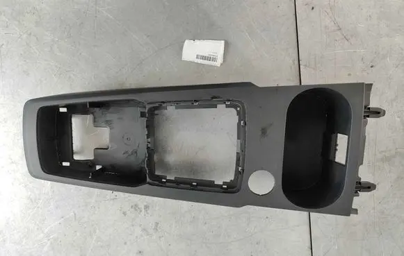 Audi Q2 - Center console 81b864261