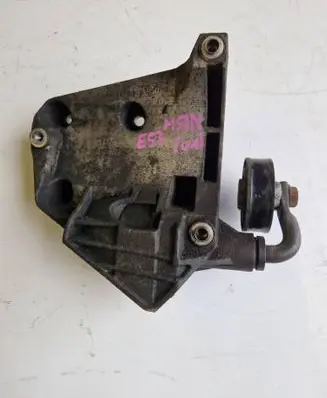 BMW X5 E53 A/C compressor mount bracket 7786708