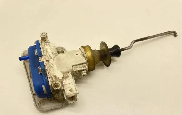 Audi 80 90 S2 B4 Central locking vacuum pump 893862123
