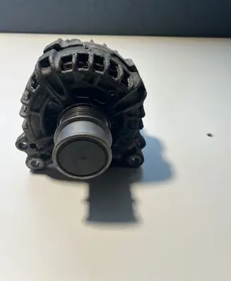 Volkswagen Caddy Generator/alternator 04E903024S F000BL0844