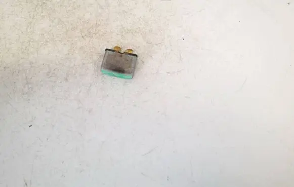 Volkswagen PASSAT B5 Other relay 443937105a