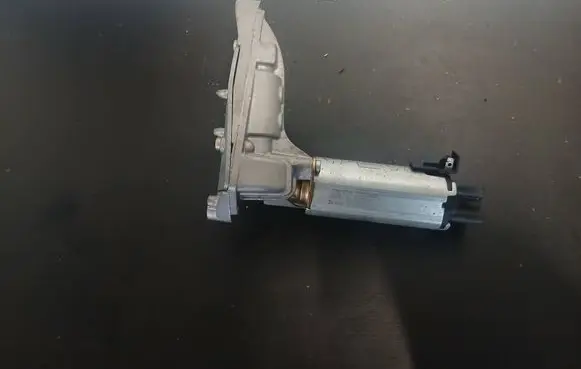 Volvo XC90 Seat adjustment motor 900186102