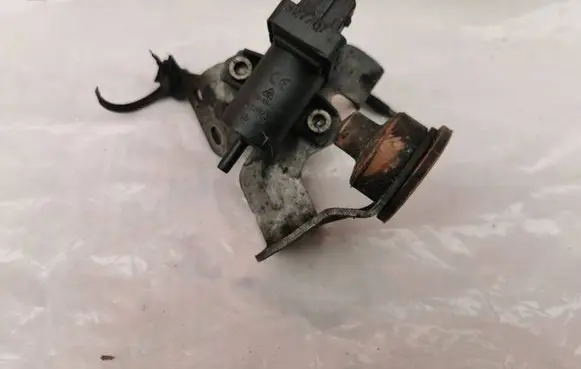 Renault Trafic II (X83) Turbo solenoid valve 8200762597