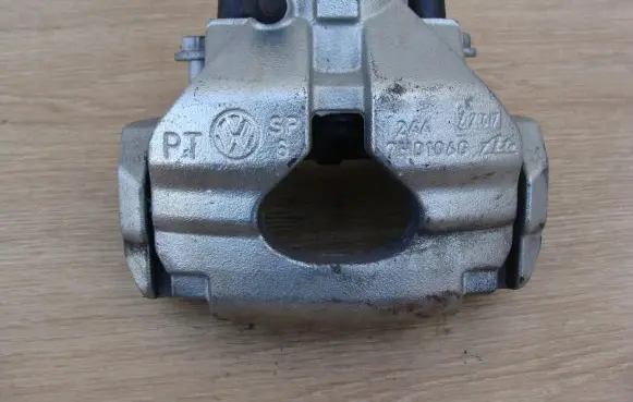 Volkswagen Multivan T6 Front brake caliper 7H0106G