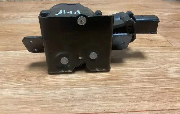 Opel Insignia A Tailgate/trunk/boot lock/catch/latch 13503467