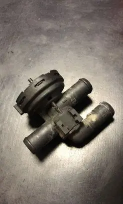 Saab 9-5 Coolant heater control valve 90566947