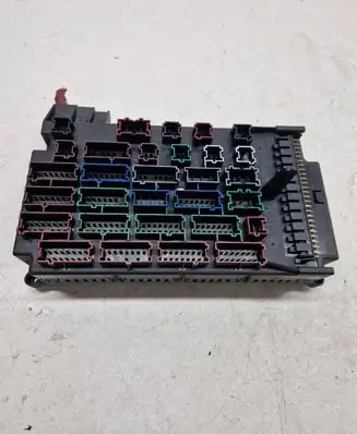 Mercedes-Benz ML W163 Fuse box set 1635450205 08200101