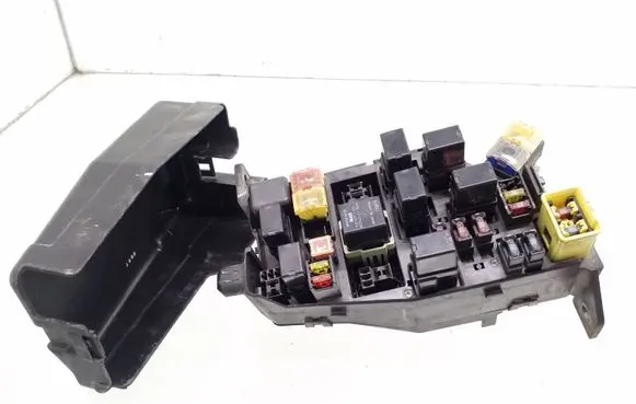 Mitsubishi Galant Fuse module
