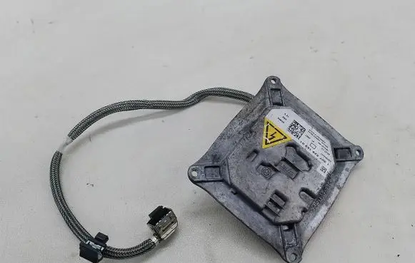 Renault Megane III Voltage converter/converter module 130732915301