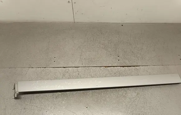 Seat Alhambra (Mk2) Sliding door rail trim 7N0843796