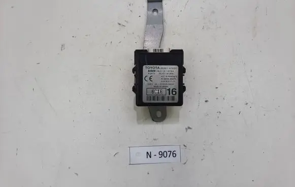 Toyota Prius (XW20) Door control unit/module 8999147030