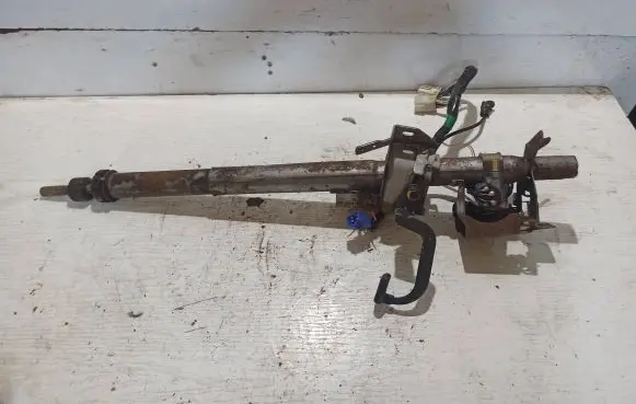 Subaru Forester SF Steering wheel axle 68213FC000 61750001