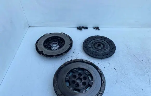 Volkswagen Tiguan Clutch set kit 415043110 324035510