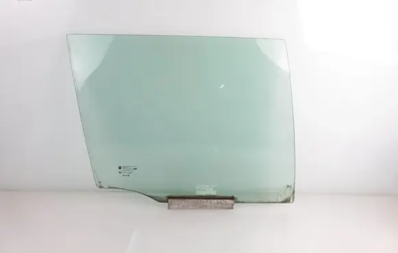 Opel Astra F Rear door window glass 43R000980