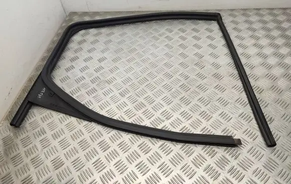 Opel Combo E Rubber seal front door window/glass 9818023380