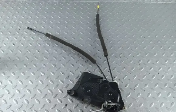 Subaru Levorg Front door lock 61032VA060 61032VA061