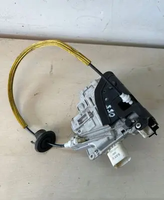 Audi A6 S6 C6 4F Rear door lock 4F0839016