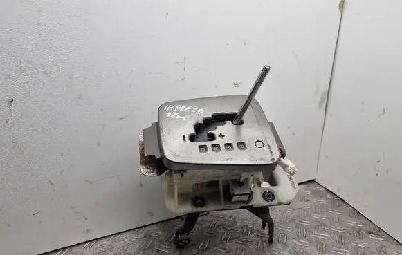Subaru Impreza III Gear shifter/selector 35137FG000 080109