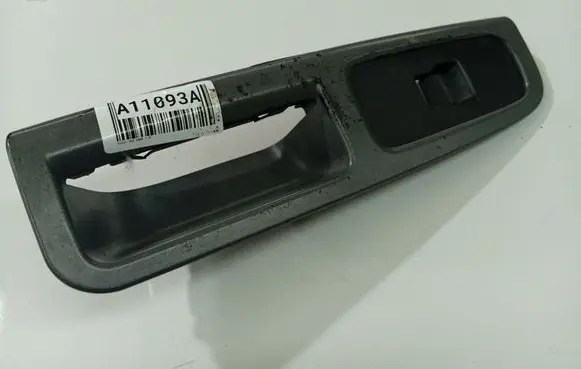Volvo V50 Front door window switch trim 8679474
