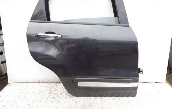 Fiat 500L Rear door 4tn1