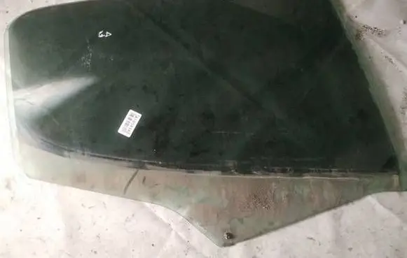 Peugeot 308 Rear door window glass