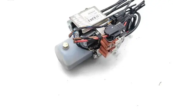 BMW 1 E81 E87 Convertible roof hydraulic pump 7171303 5434717130305 DAI1109999NL