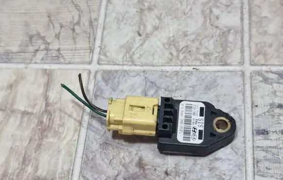 KIA Ceed Airbag deployment crash/impact sensor 959202H000 2HJBBVI2ME2072