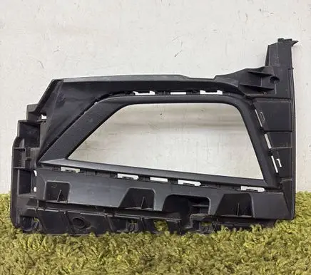 Volkswagen Polo VI Front bumper lower grill 2G0853665G