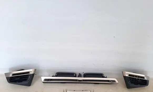 BMW iX Dashboard trim 