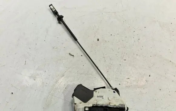 Seat Alhambra (Mk2) Front door lock 5K1837016D