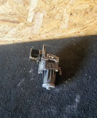 Mercedes-Benz A W176 EGR valve 8200129863