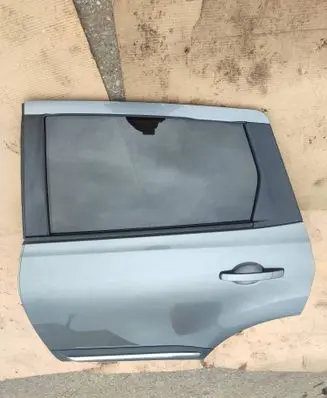 Nissan Qashqai+2 Front door 