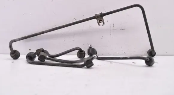Fuel injector supply line/pipe
