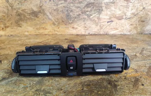 BMW 3 GT F34 Dash center air vent grill 9218552 508835