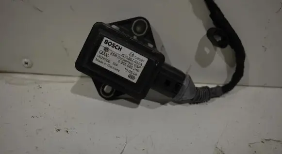 Skoda Superb B5 (3U) ESP acceleration yaw rate sensor 8E0907637A
