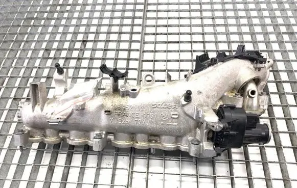 BMW 5 G30 G31 G38 Intake manifold 7925777