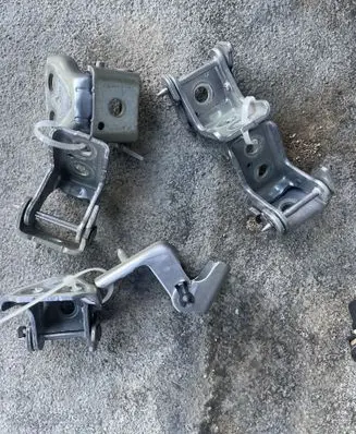 Citroen C4 II Rear door lower hinge 203221