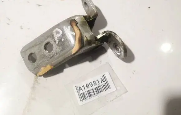 Toyota Corolla Verso AR10 Front door upper hinge